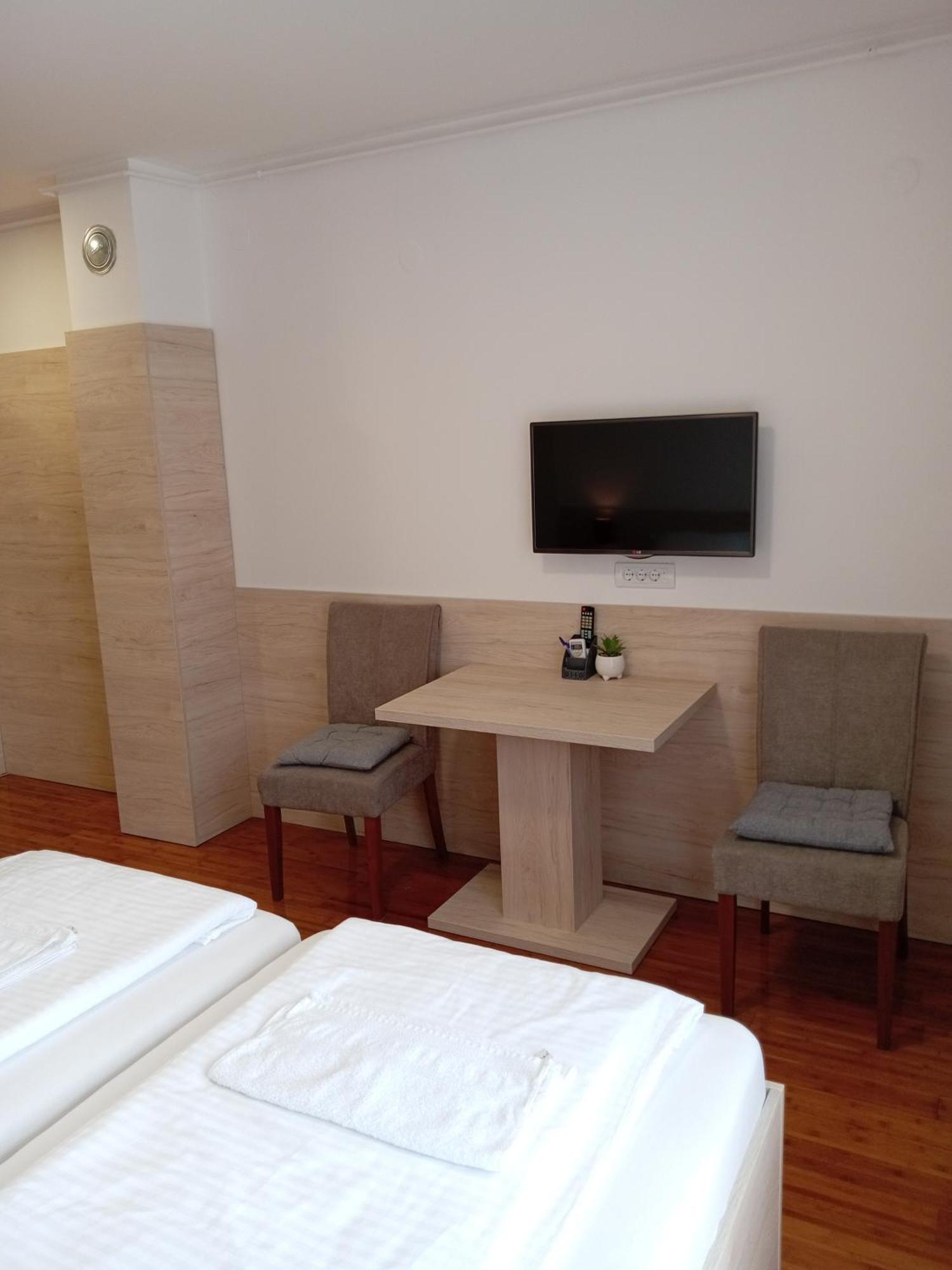 Apartment Atina Subotica Exterior foto