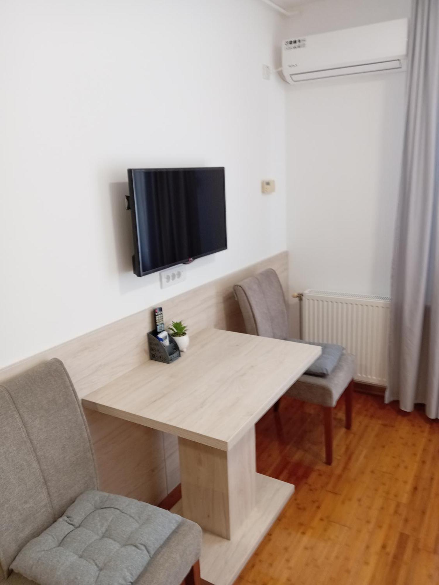 Apartment Atina Subotica Exterior foto