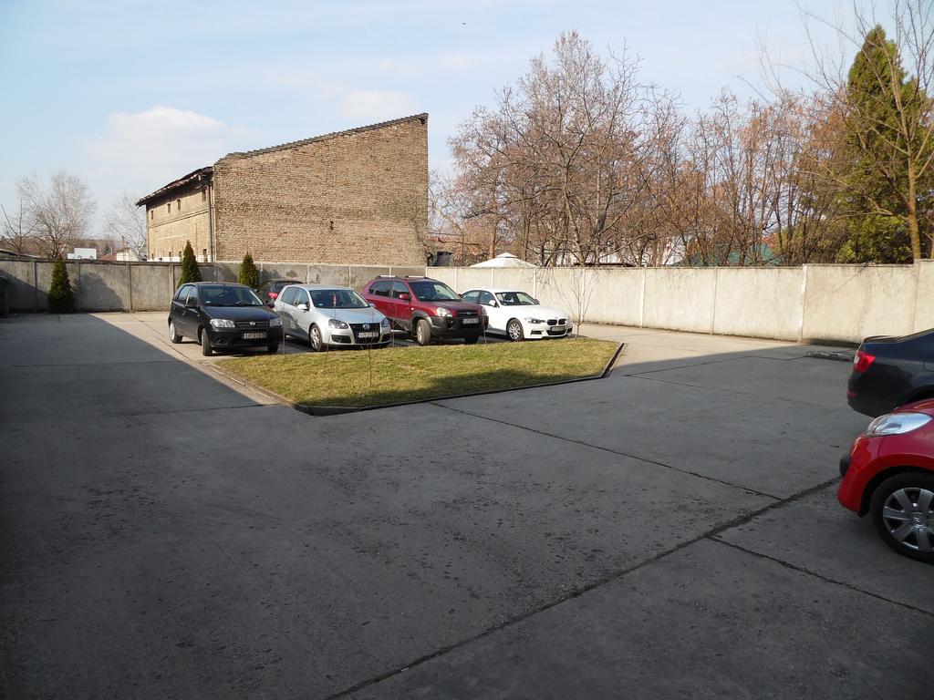 Apartment Atina Subotica Exterior foto